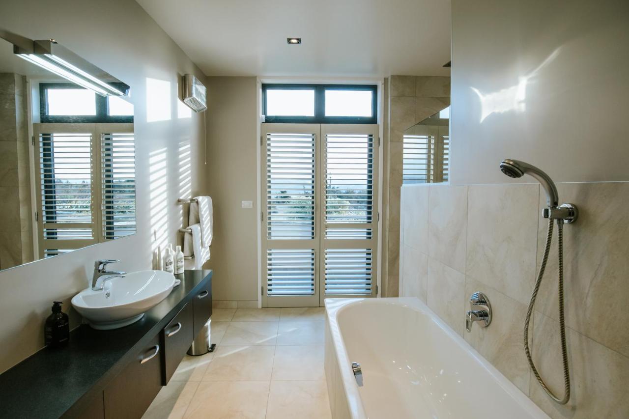 Mt Gold Retreat - Sleeps 8 - Spa Pool - Tennis Court Ванака Экстерьер фото